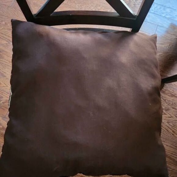 Two damask pillows - Picture 3 of 3